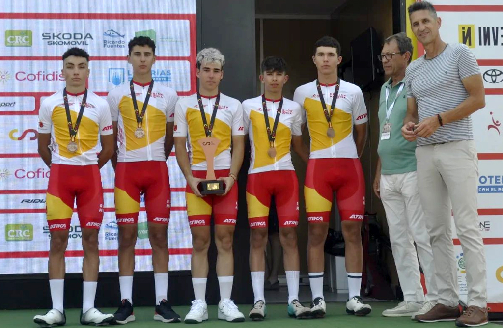 Tres ciclistas totaneros participaron en los Campeonatos de Espaa junior y Escolares